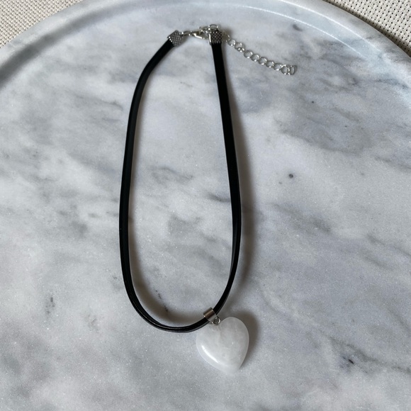 Medallion Choker: Snowy Quartz Gemstone Heart - Picture 8 of 9